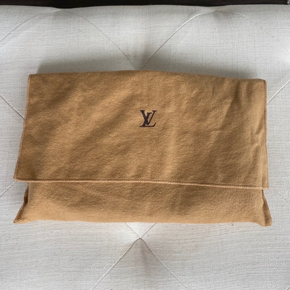 Louis Vuitton Eva Damier - Picture 15 of 16